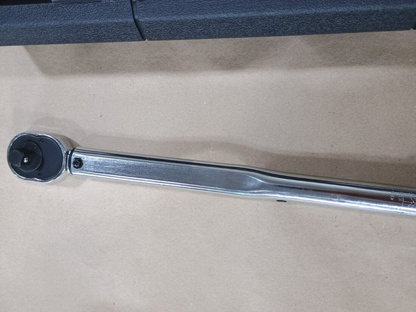 OUTLET Klucz dynamometryczny 1/2" 28-210Nm REDATS chrom