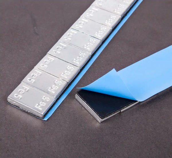 OUTLET Ciężarki klejone Fe ocynk szeroka taśma - 100 pasków EDGY (waga od 5,0 do 5,1 kg)