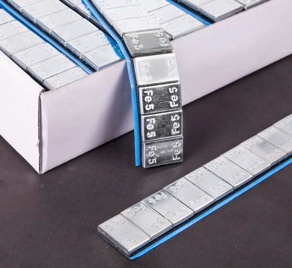 OUTLET Ciężarki klejone Fe ocynk szeroka taśma - 100 pasków EDGY (waga od 5,0 do 5,1 kg)