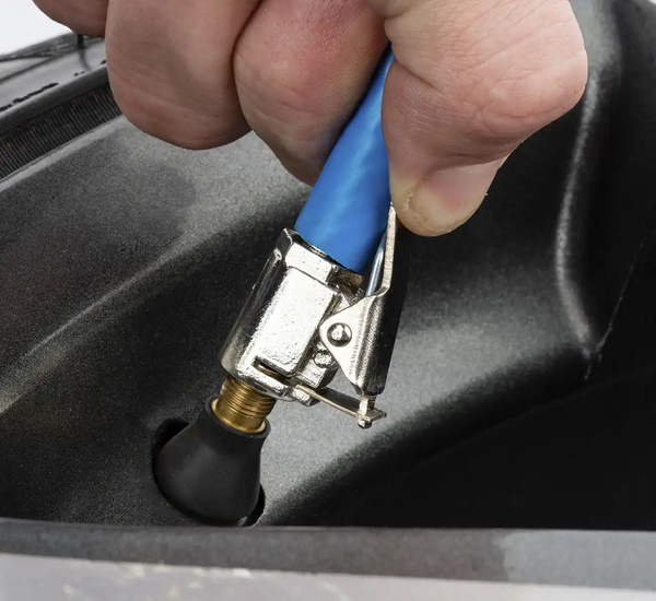 Końcówka z zaciskiem do pompowania 6mm Metalowa