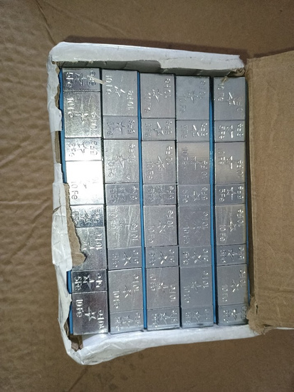 OUTLET Ciężarek klej. FE ocynk FS 5/10g EDGY100 szt paczka, z szeroką taśma