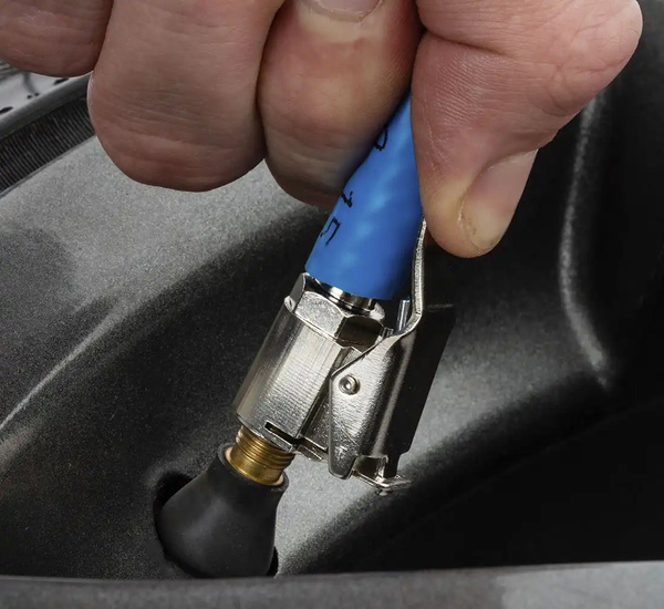 Końcówka z zaciskiem do pompowania 8mm Metalowa Otwarta