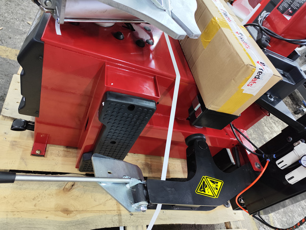 OUTLET Montażownica do kół REDATS M-250F 3D-2